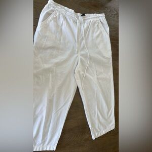 Erika & Co. women’s White Casual capri pant size Large